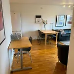 Small - Centre *