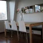 Small - Centre *