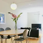 Small - Centre *