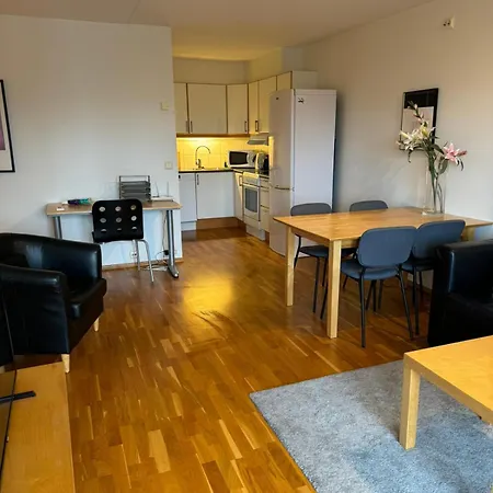 Daire Small - Centre