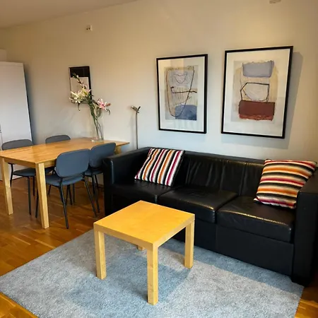 Small - Centre Apartment *