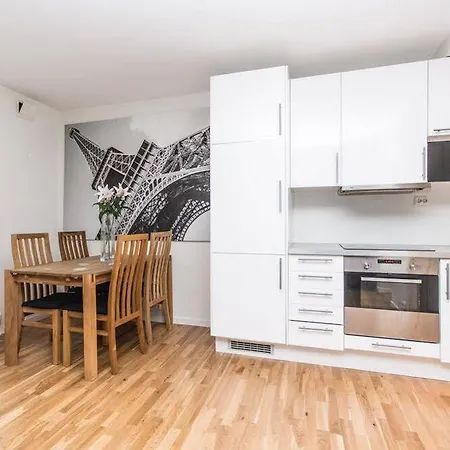 Small - Centre Apartment *