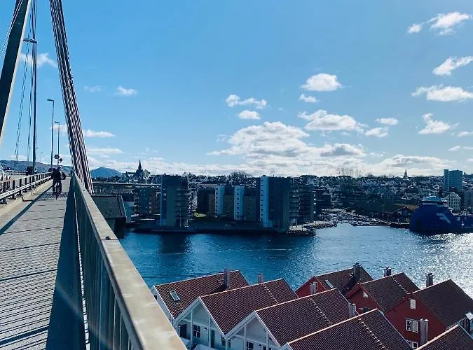 Small - Centre Daire