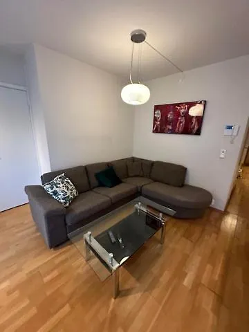 Daire Small - Centre *