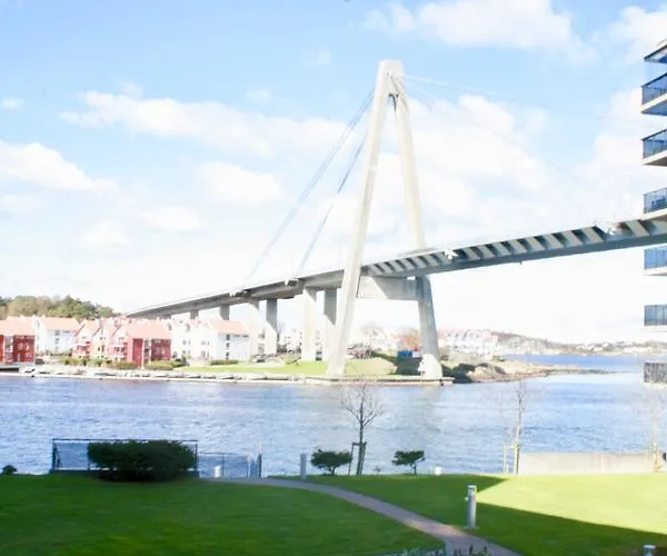 Daire Small - Centre